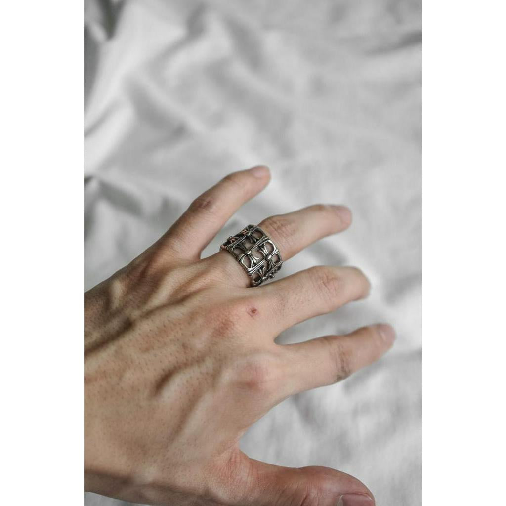 Circle Vintage Cross Ring