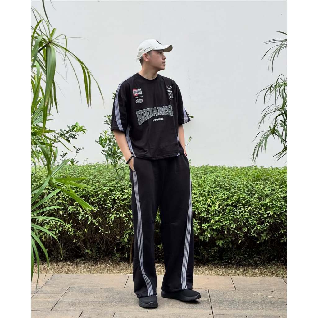 Four Stripes Baggy Pants