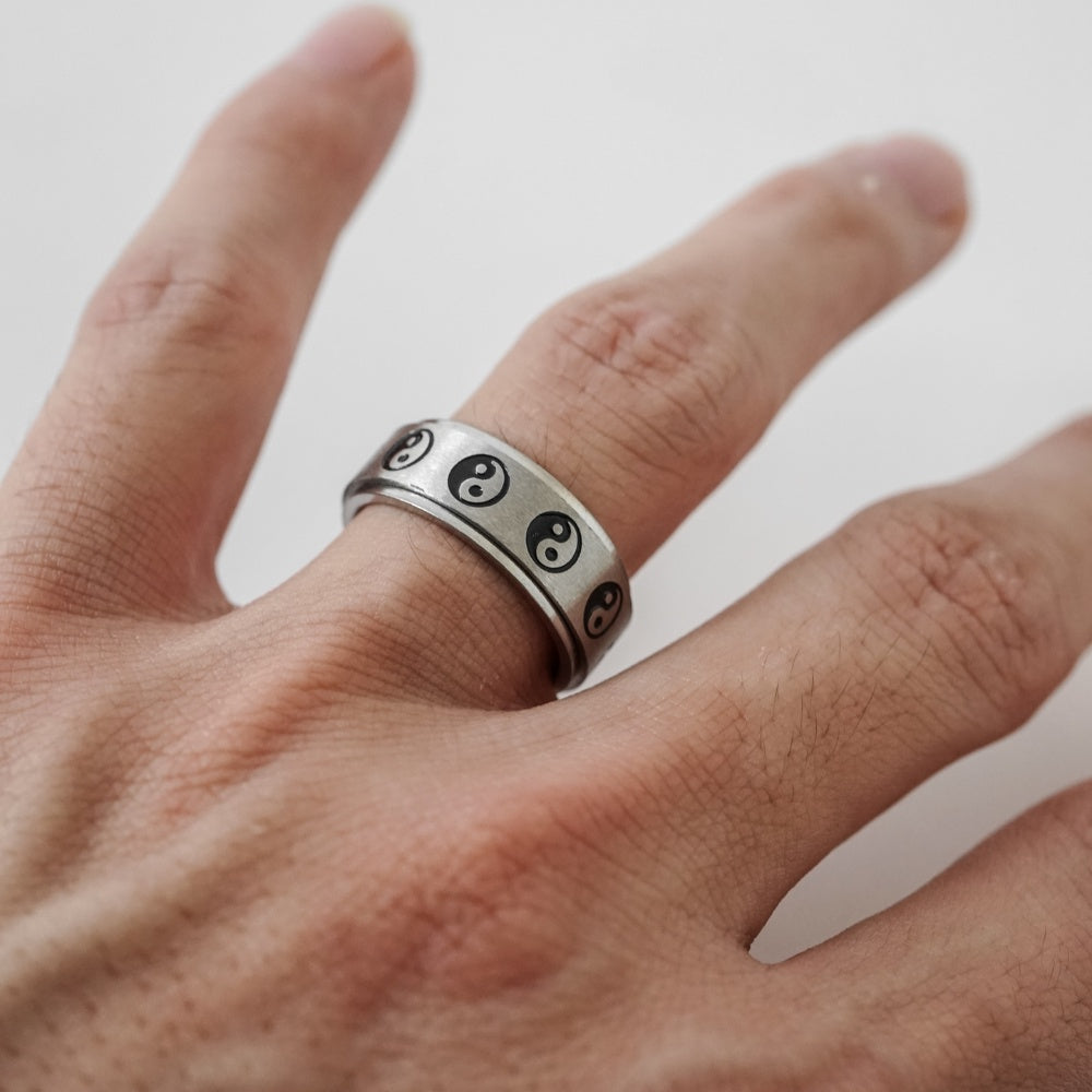 Rotating Yin Yang Ring