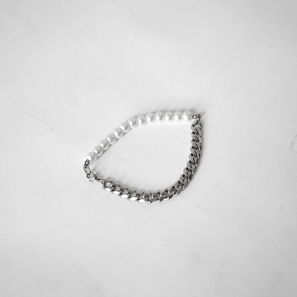 Hierarchy Studios - Pearl Chain Bracelet