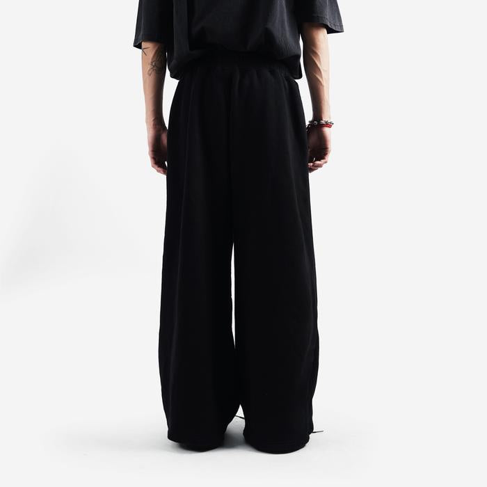 Black Darts Baggy Pants