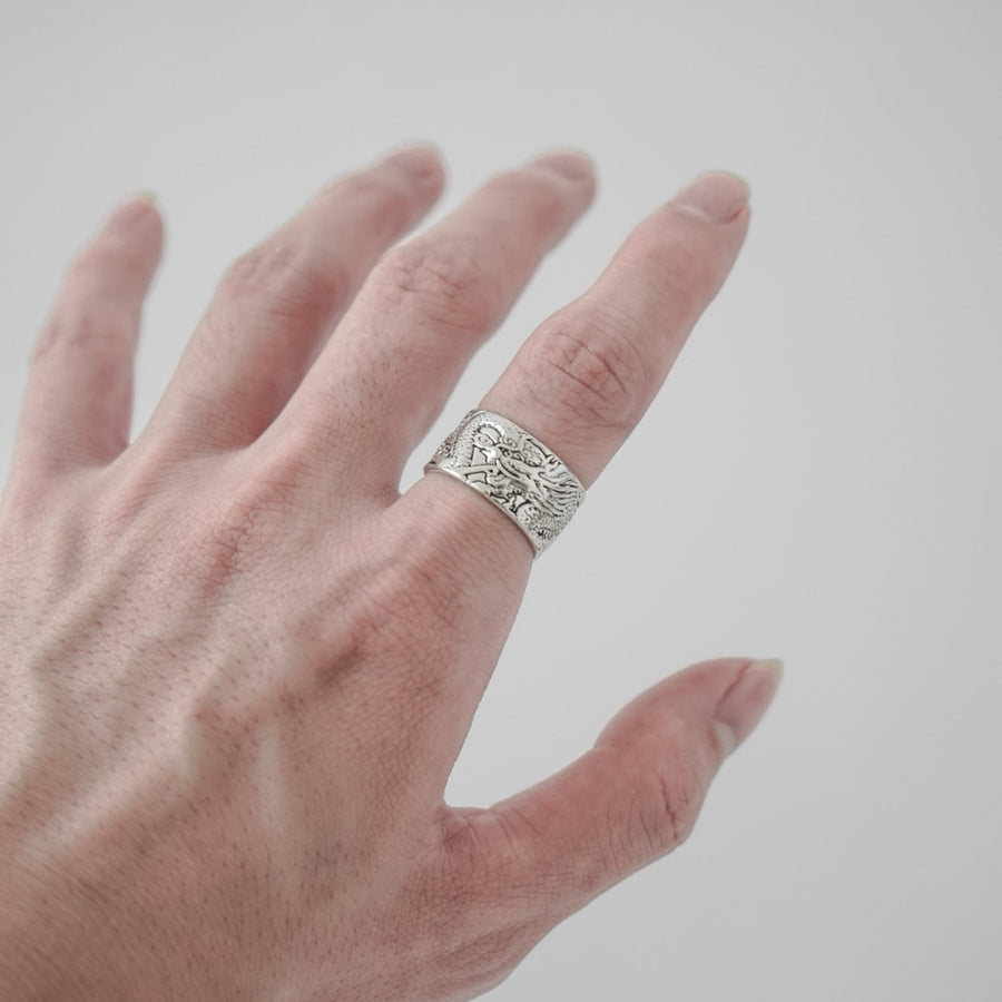 Wall Dragon Ring