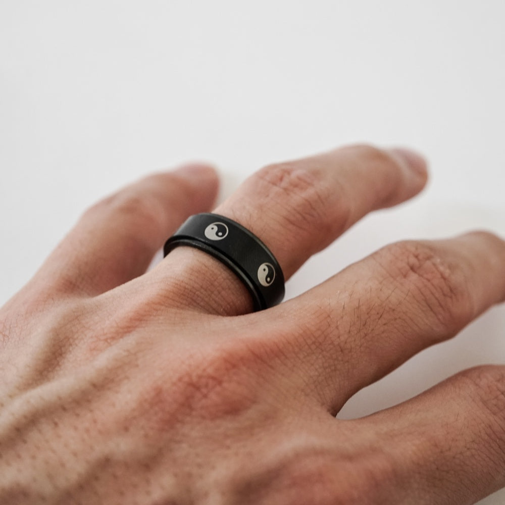 Rotating Yin Yang Ring