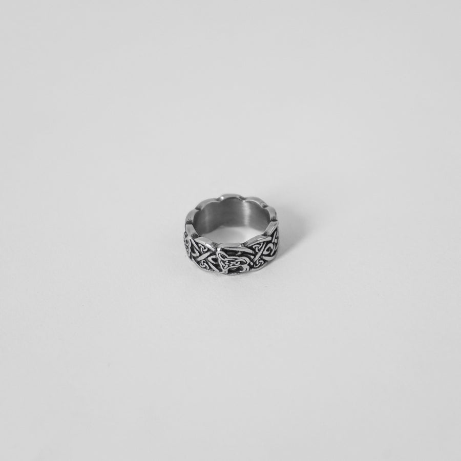 Abstract Howling Ring