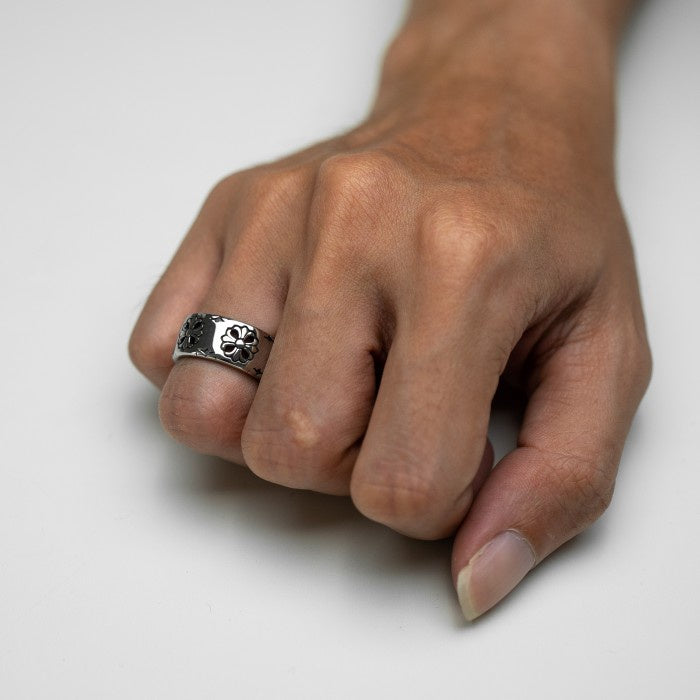 Hierarchy Studios - Royal Cross Ring